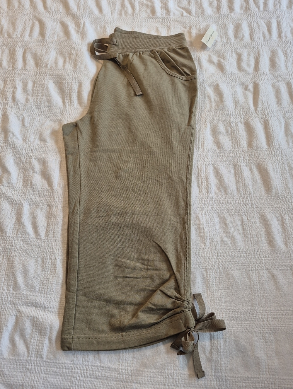 Bobbie Brooks women's XL olive green cropped pants, tied cuff NWT